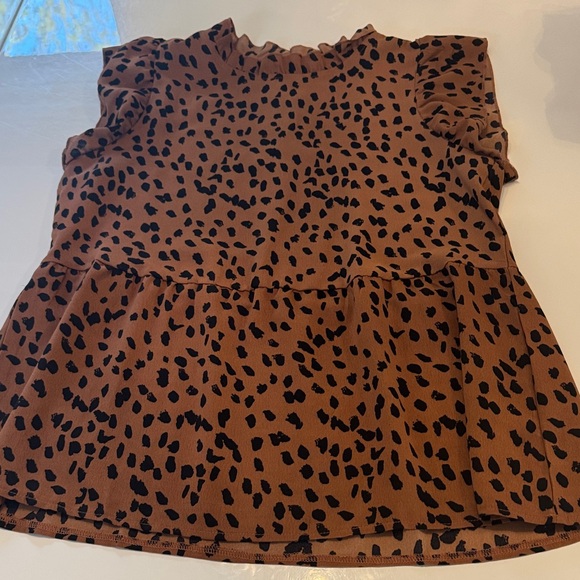 Leopard Print Ruffle Sleeve Top - Picture 3 of 5
